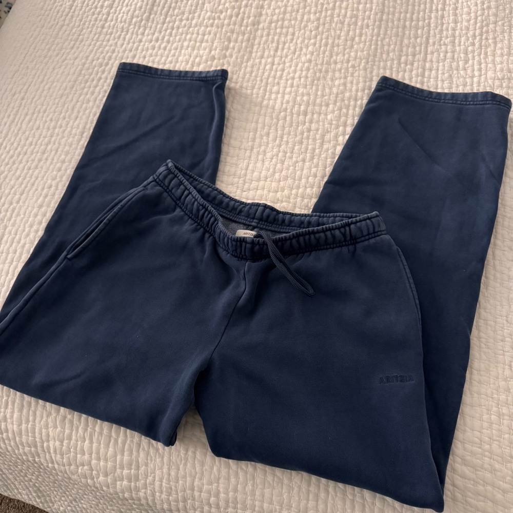 aritzia mega straight sweatpants